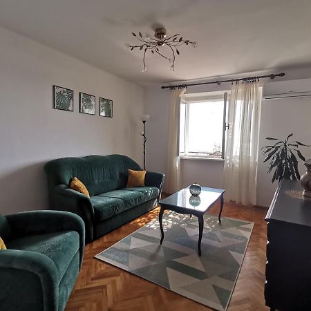 Holiday House Belavista 诺维·维诺多尔斯基 外观 照片