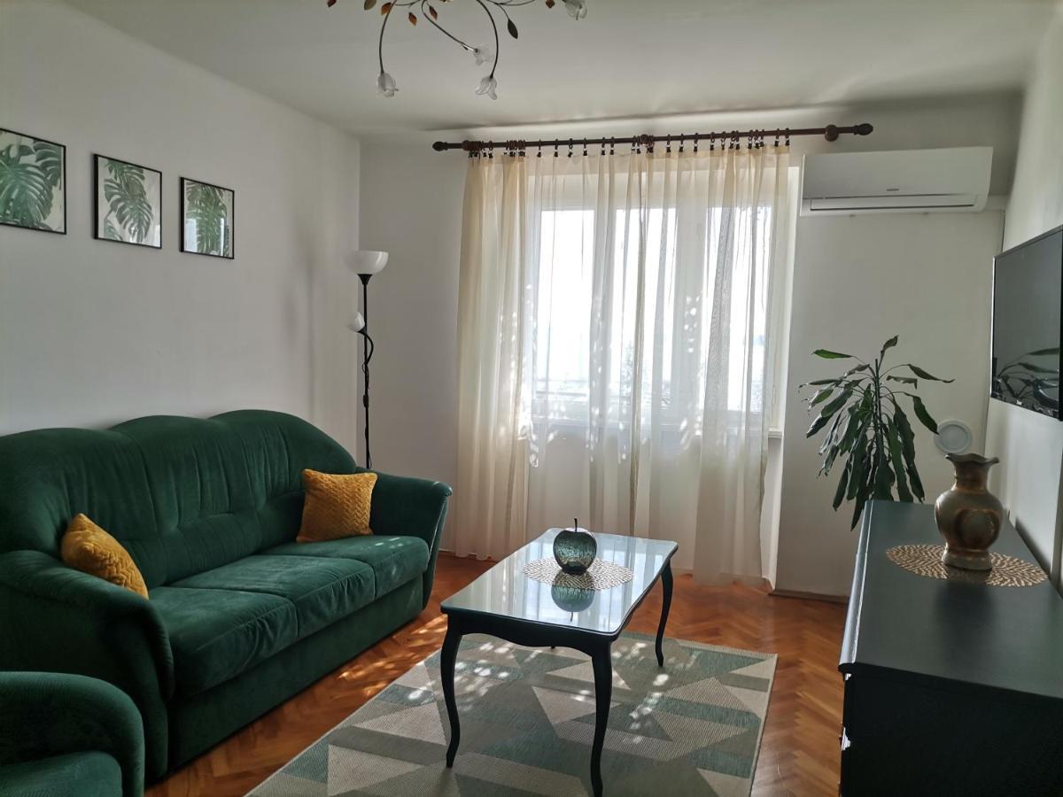 Holiday House Belavista 诺维·维诺多尔斯基 外观 照片